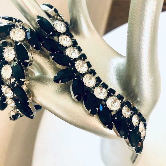 Vintage WEISS Black Crystal Demi Parure Necklace Bracelet Set - Picture 4 of 17